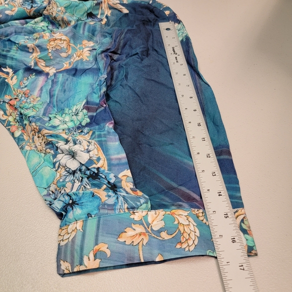Tolani Collection Medallion Fashion Sleeve Top in Blue Floral Size XS - Picture 7 of 8